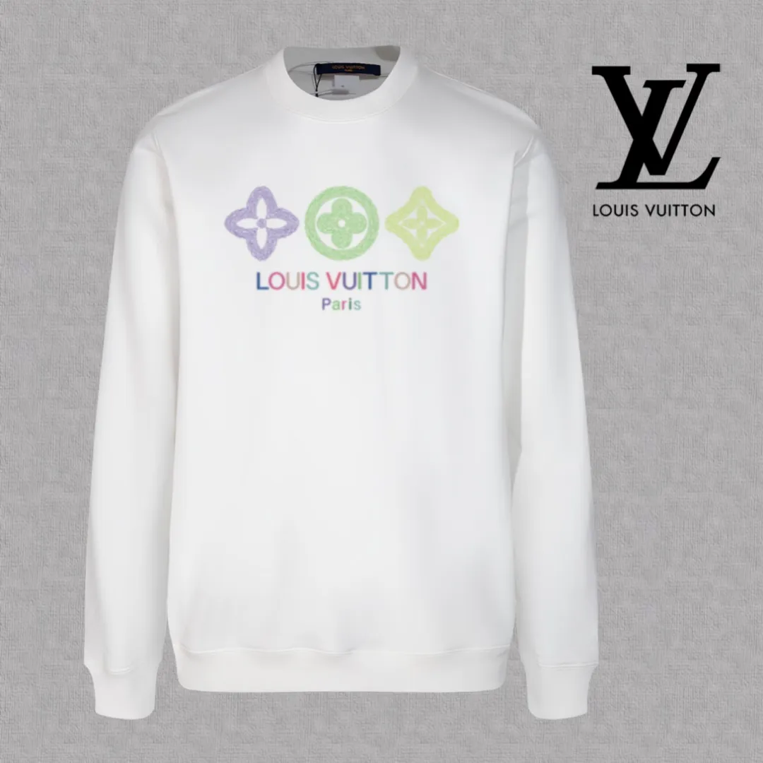 🅿️250 hot style on the shelves🔥❗ 💫〖Louis Vuitton LV〗 Fashionable round neck sweatshirt, casually matched with various styles, it is perfectly handsome😎The whole dress is made of double waistcoats, which makes the whole dress more three-dimensional. Not ordinary factories can do such fine work. The 2025 spring style counters are on sale, exquisite round neck terry sweatshirt, high-end double-strand pure cotton Customized drawstring ribs are dyed in the same vat and are complete with three standards. The chest craftsmanship adopts a simple and elegant pattern on the chest, which is easy to control for any age group! Fit and comfortable! Customized thickened 440g terry sweatshirt fabric, soft and comfortable to the touch, with a three-dimensional shape! 🙌🏻 It’s also very breathable, so it’s a versatile style that can be worn with any outfit! ✔Color: Black White Apricot Size: S M L XL 2XL